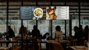 Como a Sinalização Digital Transforma Bares e Restaurantes